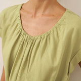 100% Linned Pleated Crew Neck Midi Kjole med Aftagelige Bånd MIRA