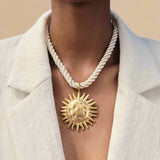 SOLKRAFT HALSKÆDE | Statement med Rustikt Reb og